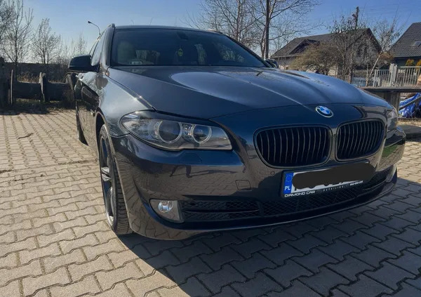 świętokrzyskie BMW Seria 5 cena 65000 przebieg: 233605, rok produkcji 2012 z Poznań